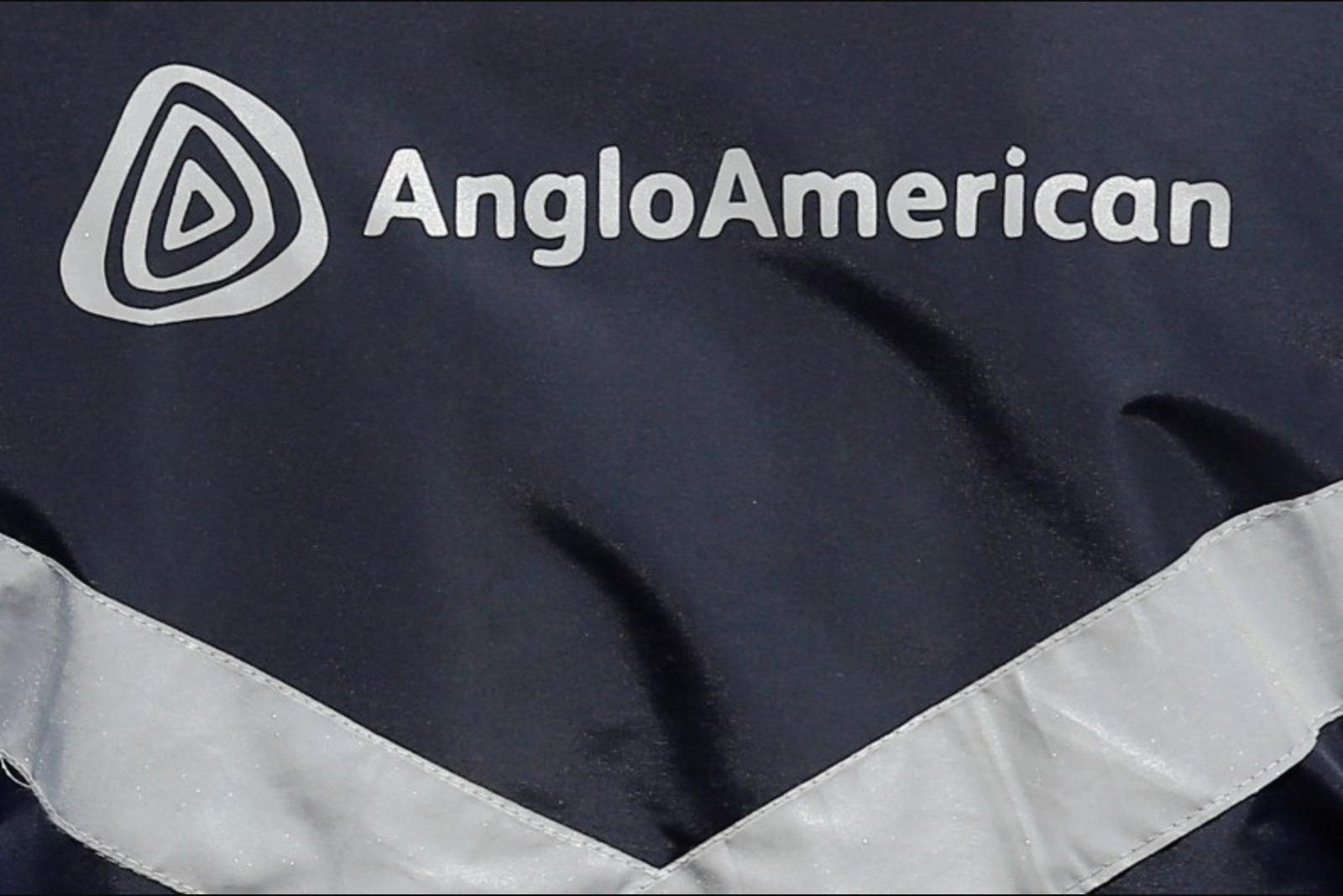 Anglo American agrees sale of Australian steelmaking coal mines to Dhilmar for up to $3.88 billion