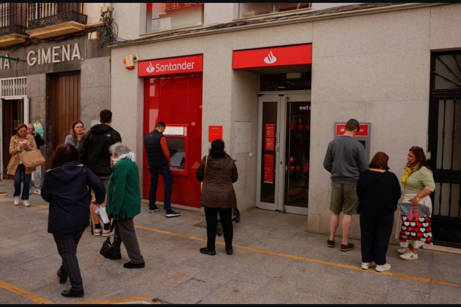 Santander Stock Slips After Proposed $12.2 Billion Webster Acquisition, Analysts Flag Execution Risks